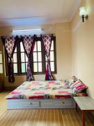 Madame Flexstay Girls Hostel
