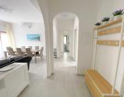 SEA PEARL Boutique Apartment - Bright and spacious, with modern Mediterranean décor, just 100 meters from the Lavinio seafront