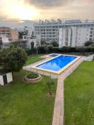 Be-Cool Salou pool center