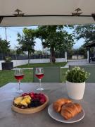 Top Paralia Neas Triglias