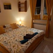 Domki i apartamenty nad jeziorem solińskim z basenem I widokiem na góry