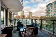 Central 2 bed with Large Terrace