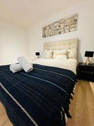 Swanky3Bed HomeModern Kitchen