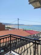 Sea La Vie - Studios Maria