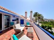 Sea view apartament with sauna and pool in Maro