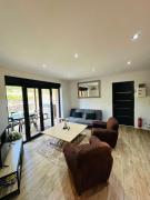 Jardin de lancienne école avec Jacuzzi privé