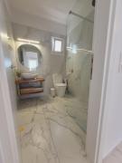 Top Alinda Top Alinda