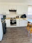 2 bedroom flat in Pinelands near Old Mutual