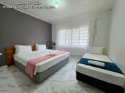 Casa ao lado da Av Das Cataratas com quintal