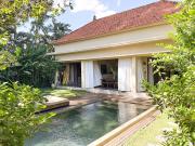 Tropical Escape 2min Walk to Beach and Private Pool