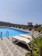 Top Peyia