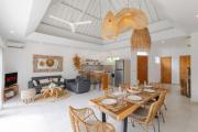 Villa Mylandro - 3 BR Private Villa Located in Berawa
