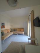 Top Kamena Vourla Top Kamena Vourla