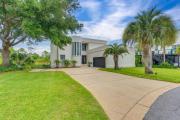Luxe Gulf Breeze Home with Patios - 4 Mi to Beaches!