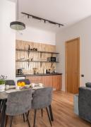 Stylish family 1 BR with working desk by Park and Top Restaurants