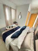 186 Apt London Tower