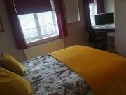 1-Bed Seaside Retreat - Sleeps 2 Parking & Garden