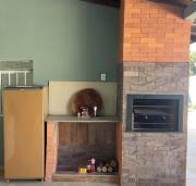 Casa com 6 quartos churrasqueira e piscina