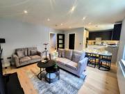 Stylish Three Bedroom Ensuite Duplex Apartment in West Hampstead Stylish Three Bedroom Ensuite Duplex Apartment in West Hampstead