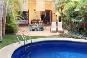 Casa Tortuga 2BR 1BA private pool and garden parking New Listing