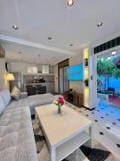 Villa 3 Corniche, Charming Seaside Villa with Jacuzzi, Carrousel Mall Rabat