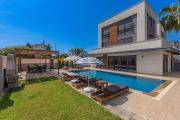 NEAR BY THE LAND OF LEGENDs , 40 M2 PRİVATE POOL VİLLA BATİATUS