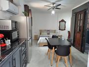 R Garden Studio 2 moderne pour couple dans un cadre relaxant et confortable