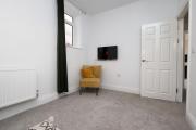 Modern 3 Bed - M4 ACCESS - Wi-Fi