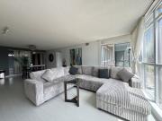 Central Spacious 4 real beds with parking