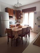 Top Capri Leone Top Capri Leone