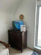 Top Emporio Santorini