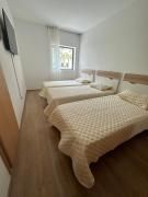 Apartment with pool, Founty center