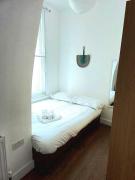 A Peaceful & Stylish Retreat in Vibrant London