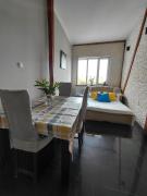 Matejki Comfort Apartment by BookingHost