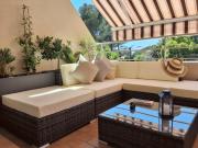 Grand studio avec terrasse près de la mer