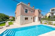 Villa Pomigranai with Swimming Pool Villa Pomigranai with Swimming Pool