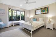 Sea Breeze Cottage at Mudjimba - Pet friendly