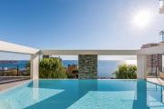 CIPRIANI-Perle rare vue mer proche Monaco, piscine, parking