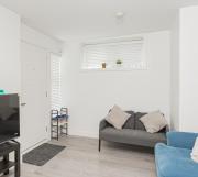 Dumfries Guest Room in Vancouver