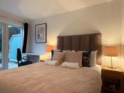 Lauras modern 1 bed apartment in Wimbledon