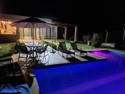 Casa de Campo Moderna e diversas opções de lazer