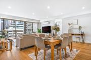Melbourne City Luxe 3BR - Near MCG & Arts Precinct - Pool, Gym & Free Parking