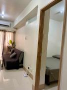 comfy 1 bedroom family condo