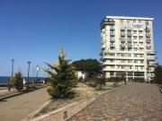 Magnificent apartment right on the shore