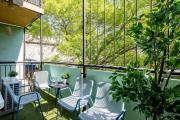 Central - Balcony - Comfy - Green Central - Balcony - Comfy - Green