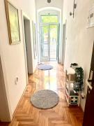 Top Location Downtown & Beach Bacvice Apartment