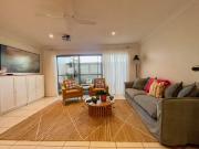 Jetty Blonde - Bright, Beachy & Perfectly Located