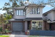 Chic 3BR House Near Box Hill