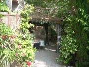 Demeure traditionnelle en pierre avec piscine