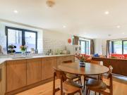 Top Burton Bradstock